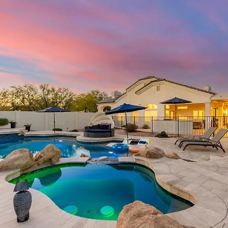 Sweetwater Estate-Pool-Spa-Sportcourt-Putt Grn